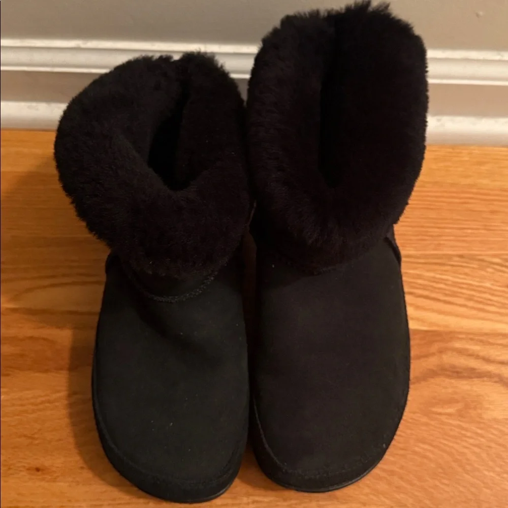 Fitflop  double face shearling boots sz 6